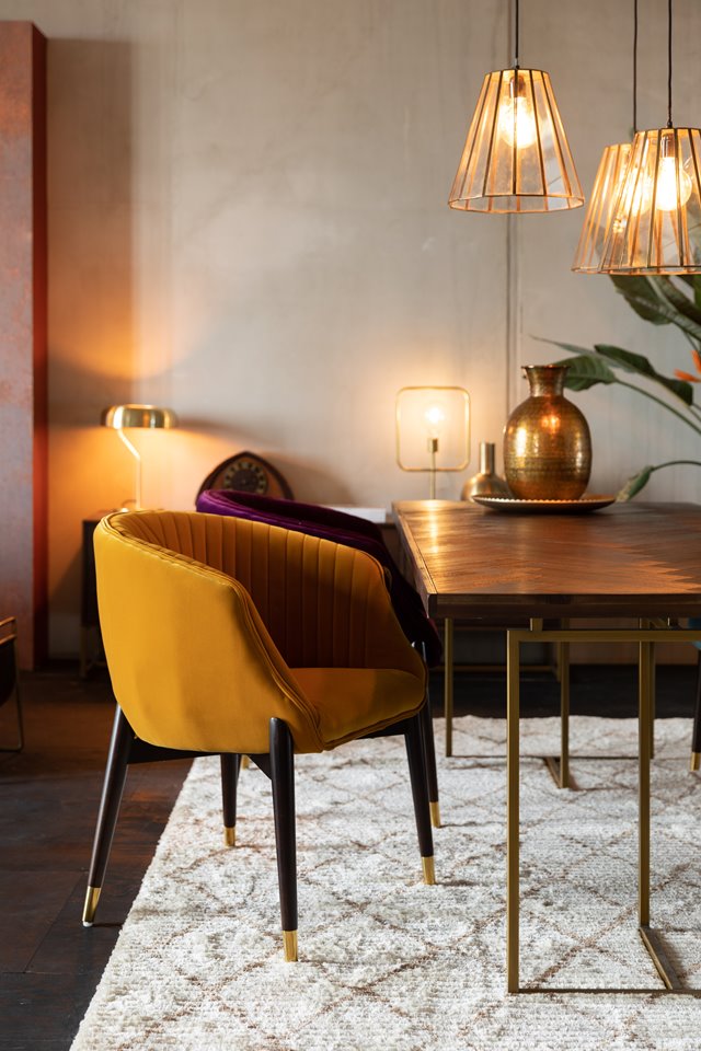 Een chique interieur met velvet stoelen